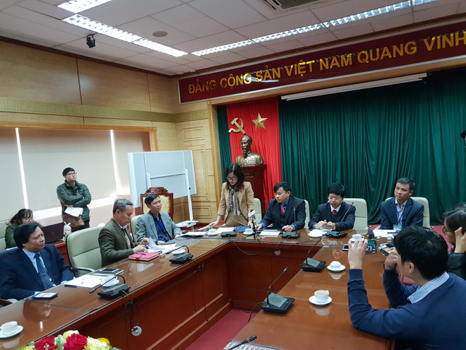 Quang cảnh cuộc họp. (Ảnh: T.G/Vietnam+) Bộ Y tế thông tin về trường hợp điều trị ngộ độc rượu bằng bia ảnh 1