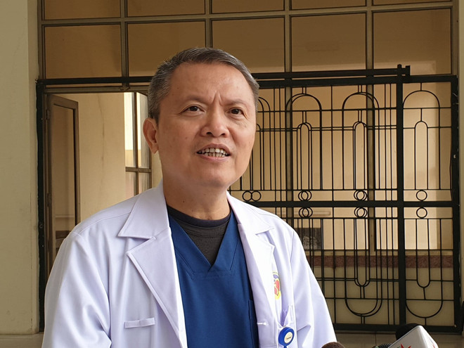 Giáo sư Lê Ngọc Thành - Giám đốc Bệnh viện E. (Ảnh: T.G/Vietnam+) Chưa có cơ sở đốt bồ kết ăn tỏi, bôi dầu tràm diệt được 2019-nCoV ảnh 1