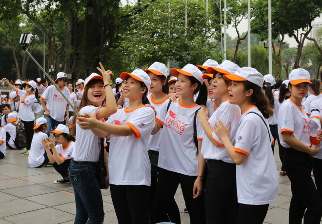 Lan Phương, Văn Mai Hương : Kêu gọi môi trường không khói thuốc lá ảnh 4