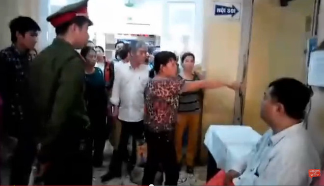 Tạm đình chỉ công tác nữ điều dưỡng Bệnh viện K bị tố "vòi tiền" ảnh 1