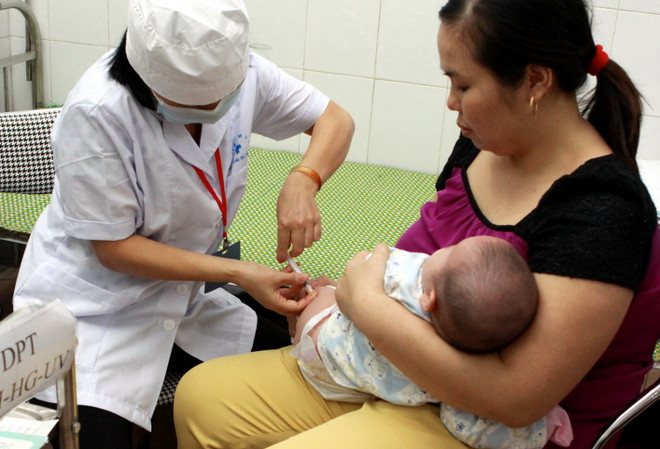 Hơn 1.500 trẻ được tiêm vắcxin Quinvaxem trong tuần qua ảnh 1