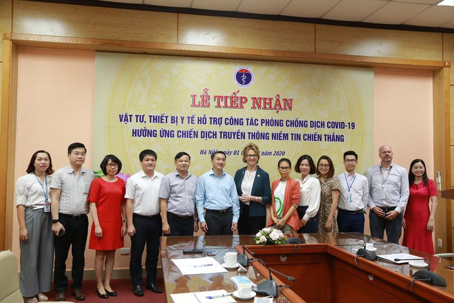 UNDP hỗ trợ 15 Robot Ohmni giúp chẩn đoán và điều trị bệnh từ xa ảnh 2