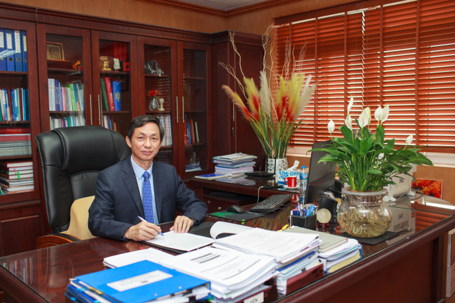 Phó giáo sư Nguyễn Hoàng Long, Cục trưởng Cục Phòng, chống HIV/AIDS. (Ảnh: PV/Vietnam+) Hành trình 30 năm Việt Nam bền bỉ đối phó với dịch HIV/AIDS ảnh 2