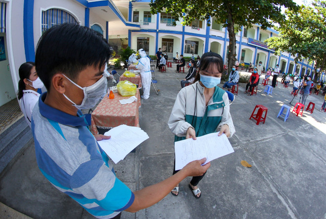 Bộ Y tế kêu gọi người dân phòng chống COVID-19 qua ''Thông điệp 5K'' ảnh 1