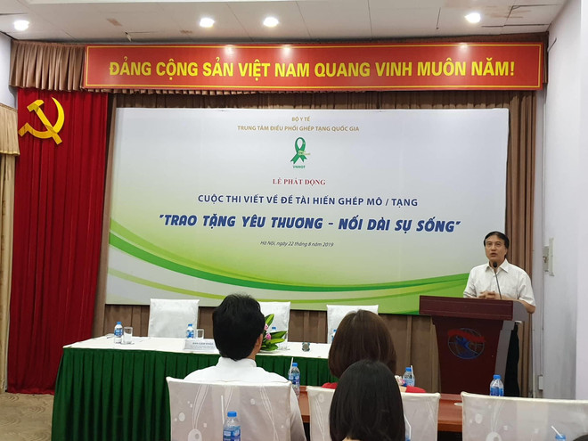 Ban tổ chức Phát động cuộc thi viết về đề tài hiến ghép mô/tạng. (Ảnh: PV/Vietnam+) Tổ chức phát động cuộc thi viết về đề tài hiến ghép mô, tạng ảnh 2
