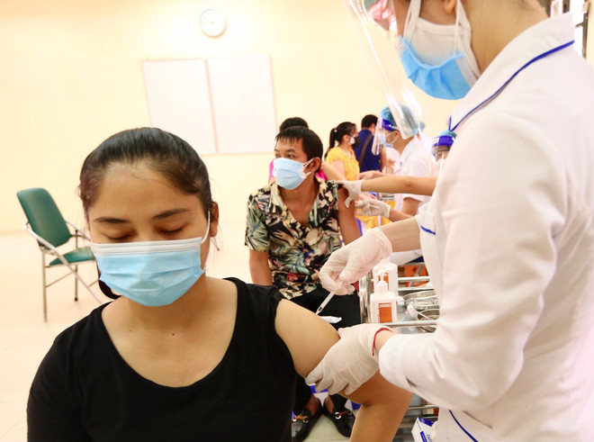 Hà Nội phân bổ gần 1 triệu liều vaccine VeroCell tới 30 quận huyện ảnh 1