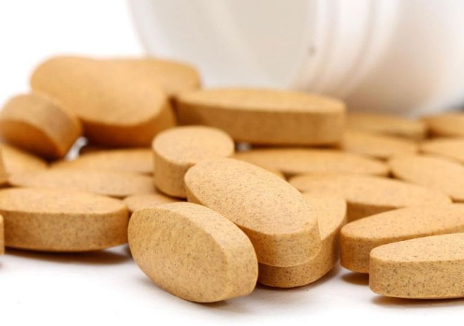 Ảnh minh họa. (Nguồn: www.yahoo.com) Dùng Vitamin C làm đẹp sai cách có thể gây sỏi thận, tử vong ảnh 1