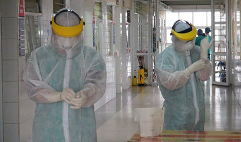 Bệnh nhân 133 mắc COVID-19 điều trị 3 tuần ở Bệnh viện Bạch Mai ảnh 1