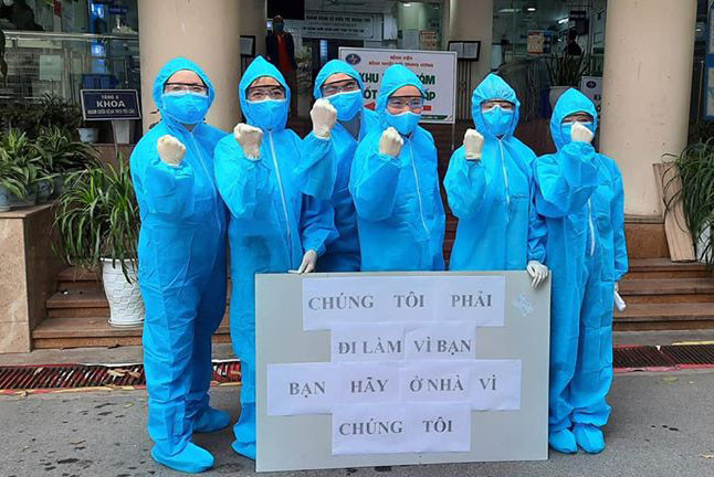 Đề xuất thưởng nóng bác sỹ tuyến đầu điều trị bệnh nhân COVID-19 ảnh 1