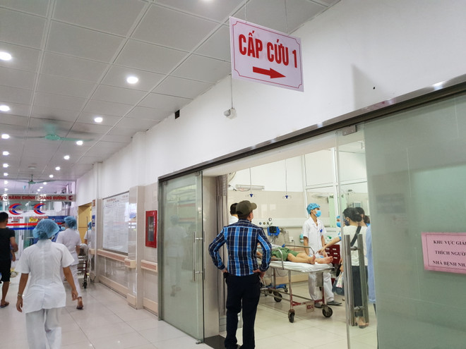 [Photo] Nhiều bệnh nhân cấp cứu vì sốc nhiệt do nắng nóng ảnh 3