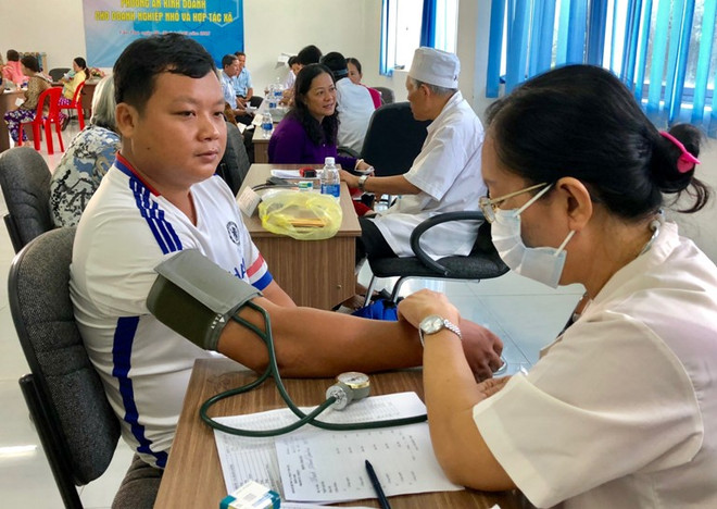 Thông tư 15: “Ra đòn” mạnh với các bàn khám bệnh quá 65 người? ảnh 1