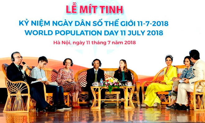 Các đại biểu tọa đàm, thảo luận tại lễ mít tinh. (Ảnh:TTXVN) Việt Nam cam kết cho các ưu tiên quốc gia về sức khỏe sinh sản ảnh 2