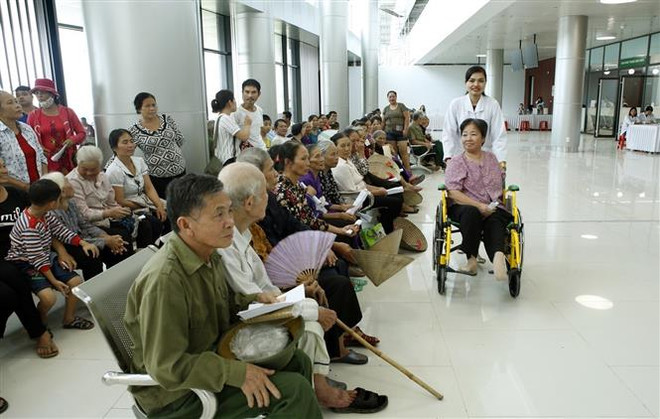 Thông tư 15: “Ra đòn” mạnh với các bàn khám bệnh quá 65 người? ảnh 2