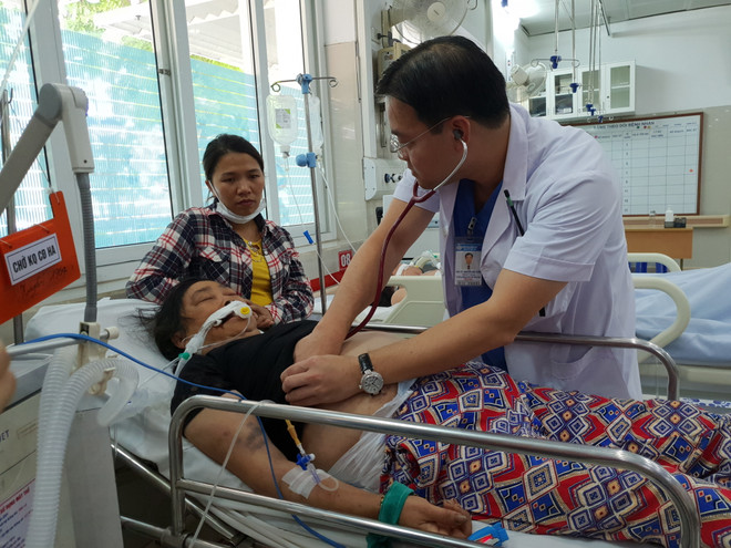 [Photo] Nhiều bệnh nhân cấp cứu vì sốc nhiệt do nắng nóng ảnh 6