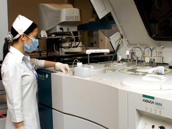 Phạt bệnh viện Thường Tín vì dùng máy xét nghiệm không xuất xứ ảnh 1