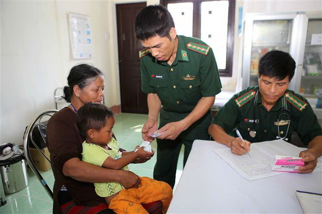 Phát huy vai trò nòng cốt của quân dân y trong cứu hộ, cấp cứu ảnh 1