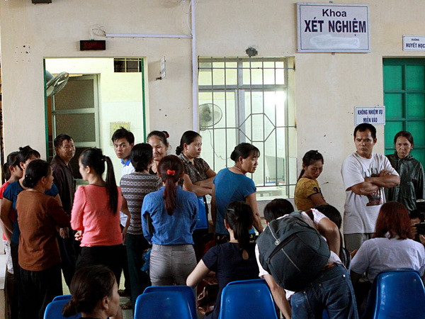 Ảnh minh họa. (Nguồn: TTXVN) Đình chỉ công tác điều dưỡng viên vụ bệnh nhi tử vong tại Quốc Oai ảnh 1