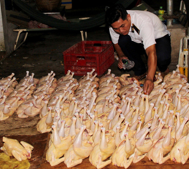 Liên ngành “bắt tay” ngăn chặn thực phẩm bẩn dịp Tết Nguyên đán ảnh 1