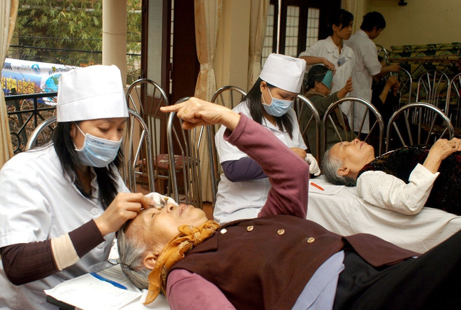 Nhiều bệnh nhân glôcôm đến điều trị trong tình trạng muộn ảnh 1