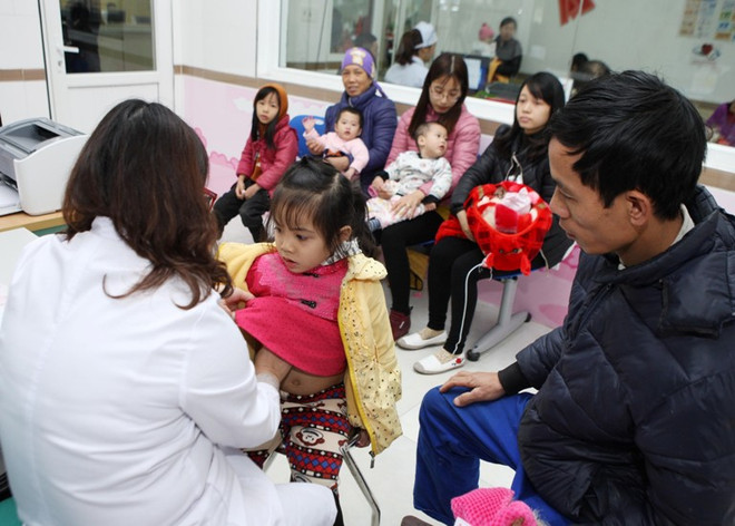 Vì sao phải đưa số chứng minh thư vào đơn thuốc ngoại trú của trẻ? ảnh 1