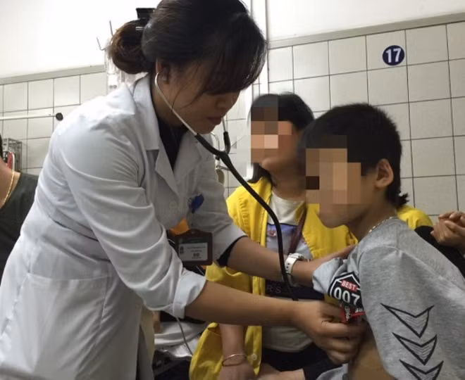 Cứu sống bệnh nhi bị tan máu cấp nghi do ngộ độc thịt bò khô ảnh 1
