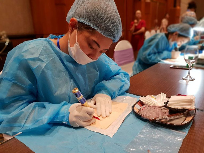 Phun xăm thẩm mỹ được đánh giá là một nghề “hốt bạc?” ảnh 1