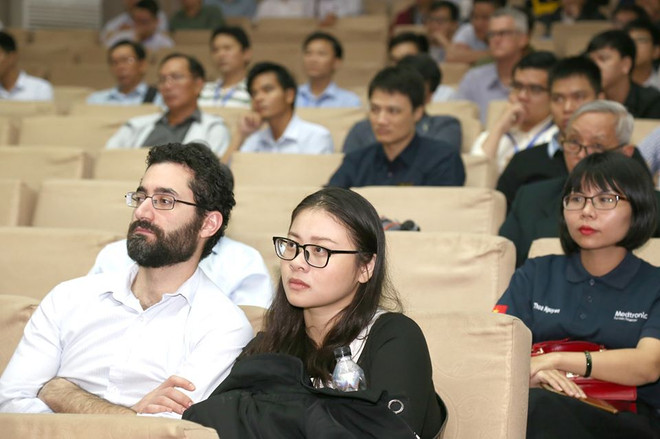 Đại biểu trong nước và quốc tế tham dự các hoạt động. (Ảnh: PV/Vietnam+) Việt Nam tổ chức hội nghị phẫu thuật thần kinh ASEAN lần thứ 18 ảnh 4