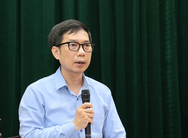Ông Lê Việt Dũng - Phó Cục trưởng Cục Quản lý Dược. (Ảnh: Trần Minh/Vietnam+) Dịch tay chân miệng gia tăng: Bộ Y tế khẳng định không thiếu thuốc ảnh 1