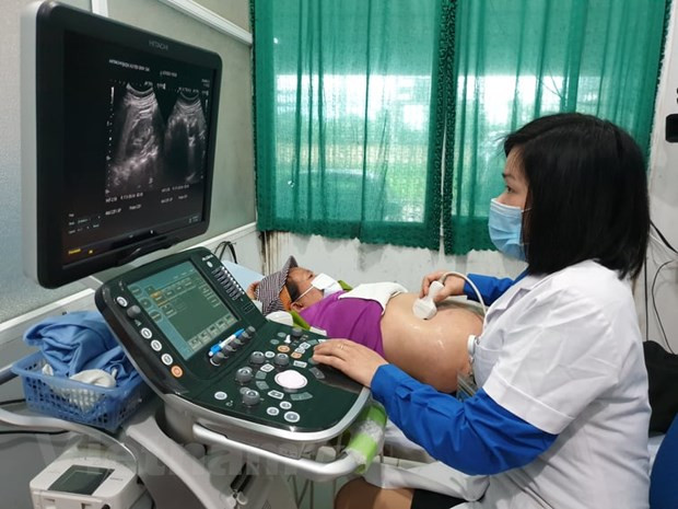 Cả nước cần bổ sung thêm khoảng 72.000 bác sỹ và 304.000 điều dưỡng ảnh 1