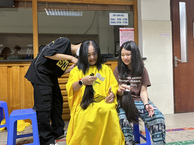 Hàng trăm người tham dự 'Ngày hội Hiến tóc' vì trẻ em mắc bệnh ung thư ảnh 6