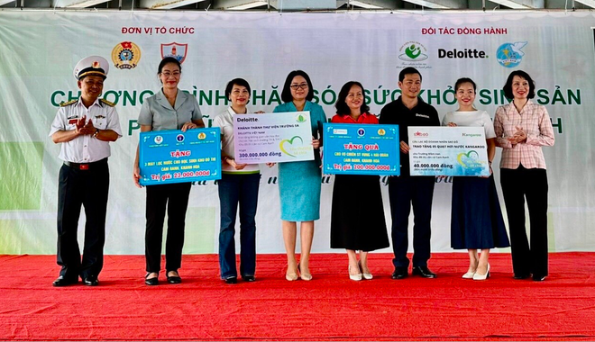 Chăm sóc sức khỏe cho 600 thân nhân chiến sỹ hải quân Vùng 4 ảnh 1