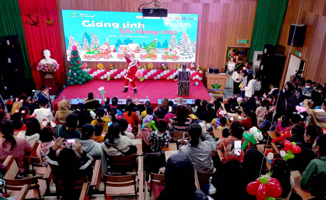 Chương trình Giáng sinh yêu thương dành tặng cho các bệnh nhân nhi ảnh 1