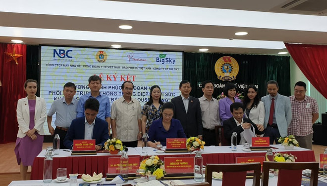 Ngành y tế triển khai nhiều chương trình để “Bảo vệ blouse trắng” ảnh 1