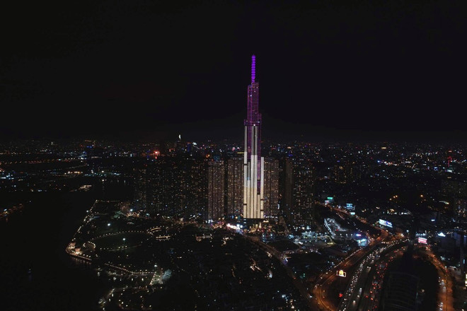 Thắp sáng các toà nhà màu hồng để phòng chống ung thư vú ảnh 2