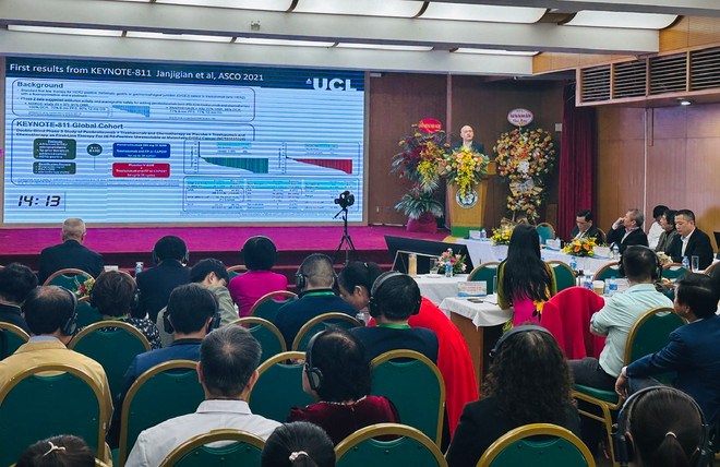 Các diễn giả trình bày báo cáo khoa học tại Hội nghị. (Ảnh: PV/Vietnam+) hoi thao.jpg