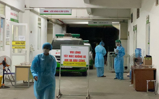 Bộ Y tế lý giải vì sao ca mắc COVID-19 trong đợt này nguy kịch nhanh ảnh 1
