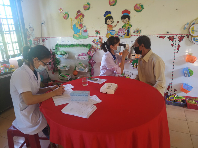 Quảng Trị: Khám bệnh tri ân người có công tại huyện Triệu Phong ảnh 1