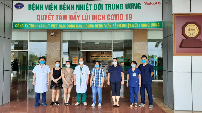 Thêm 4 trường hợp mắc COVID-19 được công bố khỏi bệnh ảnh 1