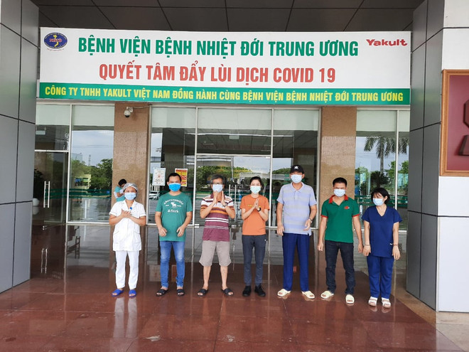 Thêm 5 trường hợp mắc COVID-19 được công bố khỏi bệnh ảnh 1