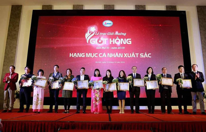 Trao giải thưởng “Giọt hồng” về phong trào hiến máu tình nguyện ảnh 1