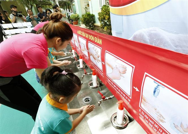 Nhiều loại bệnh đe dọa sức khỏe cộng đồng xuất phát từ đôi tay ảnh 1