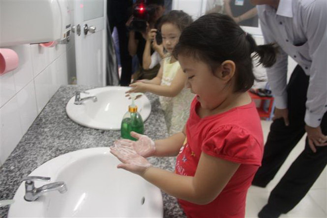 Điện Biên: Hỗ trợ 713 hộ nghèo xây dựng nhà tiêu hợp vệ sinh ảnh 2