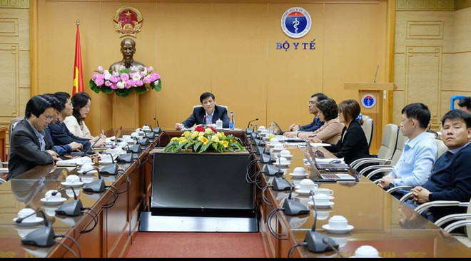 Bộ Y tế họp khẩn về ca bệnh lây nhiễm từ người cách ly. (Ảnh: PV/Vietnam+) Bộ Y tế thông báo khẩn về trường hợp lây nhiễm từ người cách ly ảnh 2