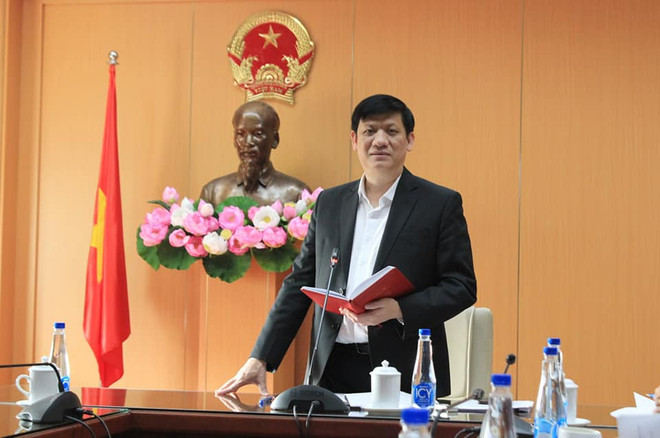 Bộ trưởng Bộ Y tế Nguyễn Thanh Long phát biểu tại hội nghị. (Ảnh: PV/Vietnam+) Phòng chống dịch COVID-19: Mùa Đông năm nay sẽ rất khốc liệt ảnh 1
