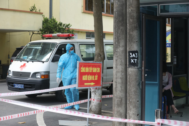 Hà Nội ghi nhận thêm 3 trường hợp dương tính với SARS-CoV-2 ảnh 1