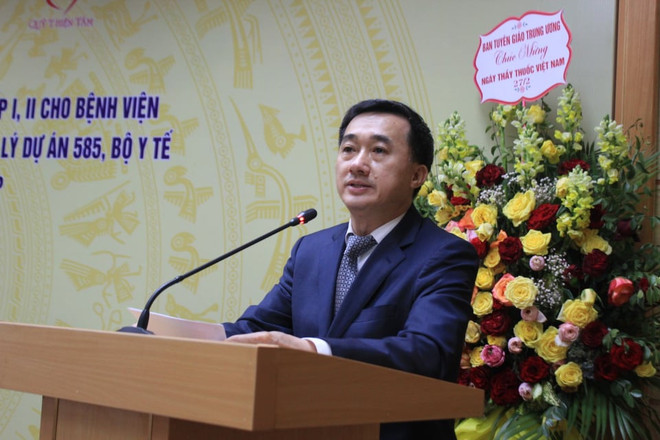 Thứ trưởng Bộ Y tế Trần Văn Thuấn phát biểu tại buổi lễ. (Ảnh: PV/Vietnam+) Bộ Y tế ký hợp tác đào tạo bác sỹ trẻ phục vụ vùng khó khăn ảnh 1