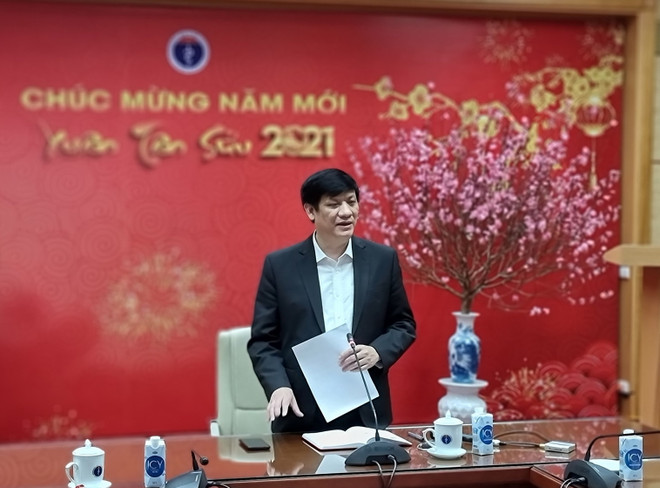Bộ trưởng Bộ Y tế Nguyễn Thanh Long phát biểu tại cuộc họp trực tuyến. (Ảnh: PV/Vietnam+) Bộ trưởng Y tế: Ba thay đổi chiến lược trong chống dịch COVID-19 ảnh 1