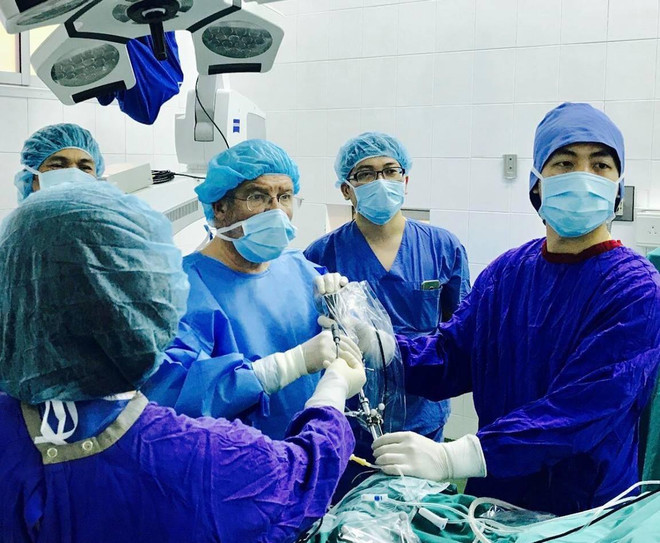 Cô gái trẻ 'đoạn tuyệt' với chứng động kinh sau 25 năm nhờ phẫu thuật ảnh 1