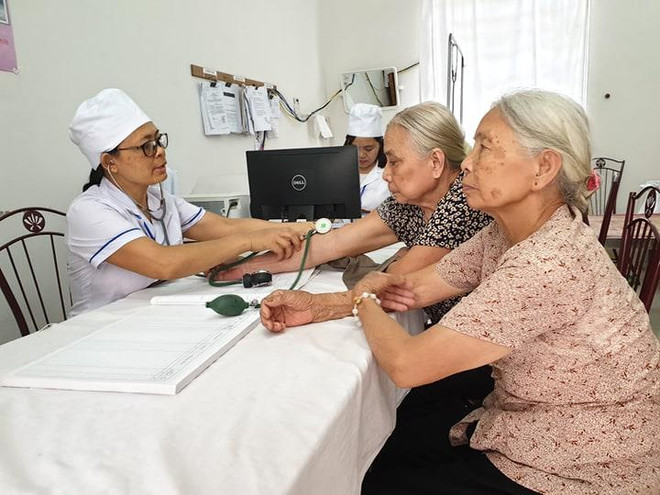 Tinh giản y tế tuyến huyện: Giảm chi khoảng 910.966 tỷ/năm ảnh 1