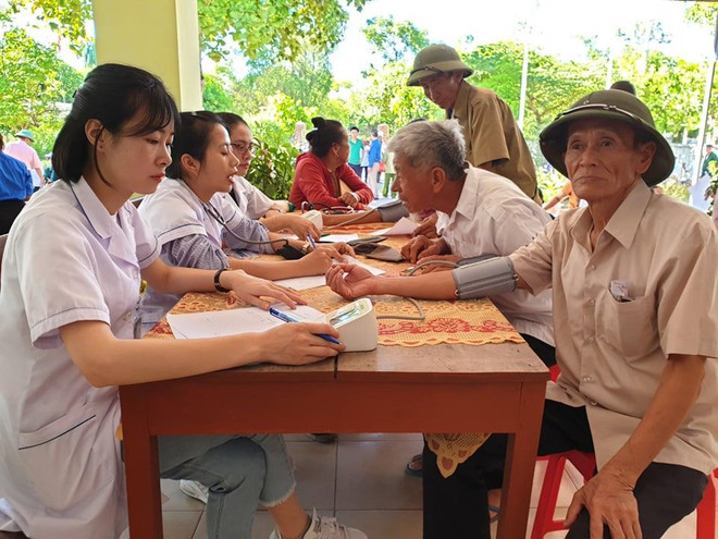 Hà Tĩnh: Khám, tư vấn sức khỏe, cấp thuốc miễn phí cho người dân ảnh 1